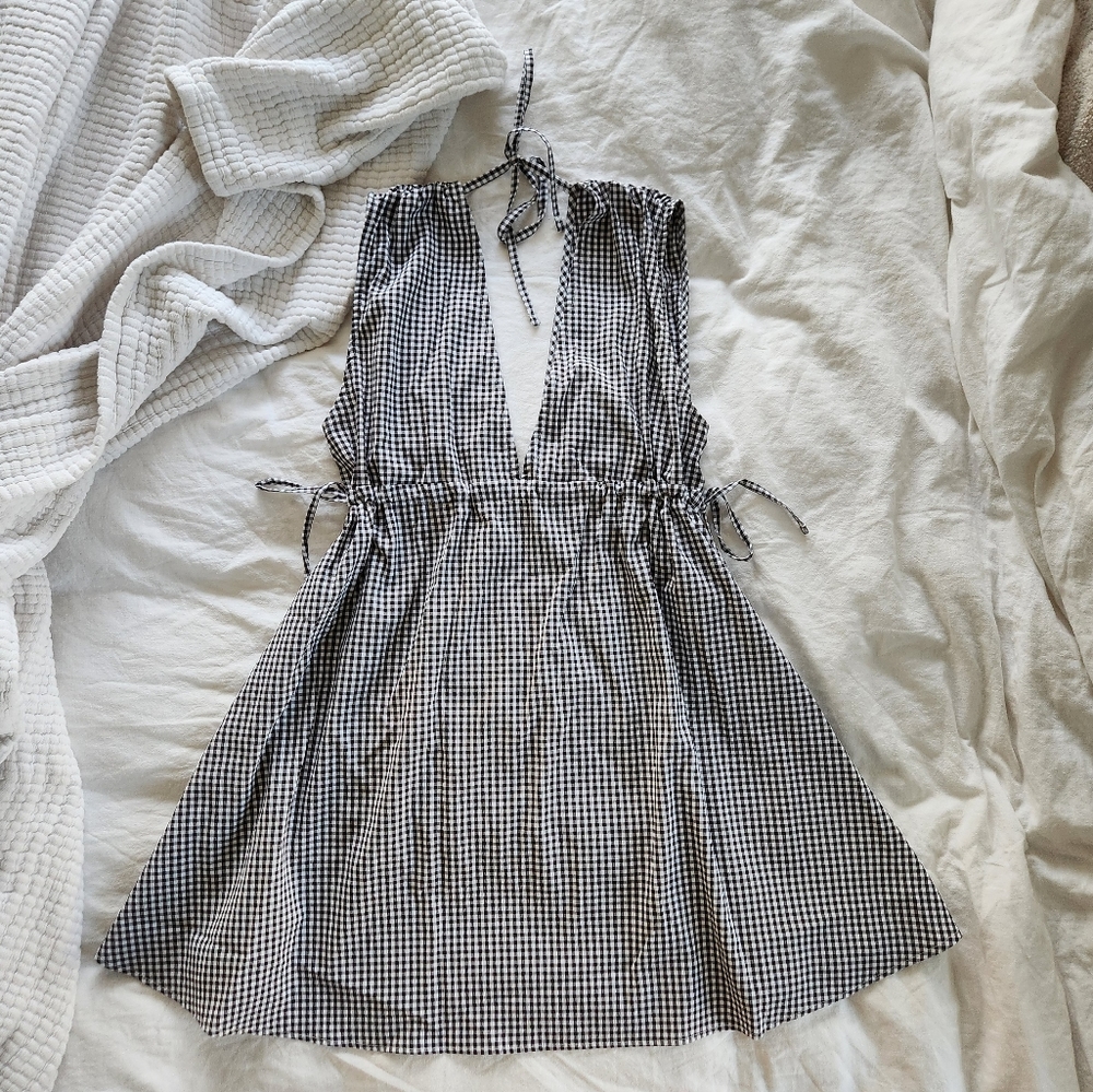 ASOS DESIGN Gingham Plunge Mini Sundress With Ruched Waist (6)